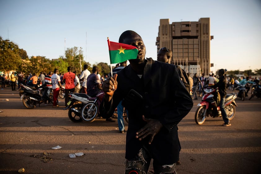 Militares realizan golpe de Estado en Burkina Faso