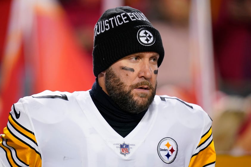 Pittsburgh Steelers quarterback Ben Roethlisberger (7) runs onto the field before an NFL wild-card playoff football game against the Kansas City Chiefs, Sunday, Jan. 16, 2022, in Kansas City, Mo. (AP Photo/Ed Zurga)