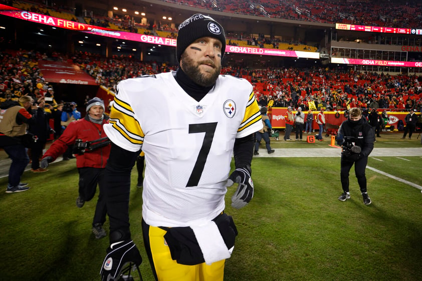 Pittsburgh Steelers quarterback Ben Roethlisberger (7) runs onto the field before an NFL wild-card playoff football game against the Kansas City Chiefs, Sunday, Jan. 16, 2022, in Kansas City, Mo. (AP Photo/Colin E. Braley)