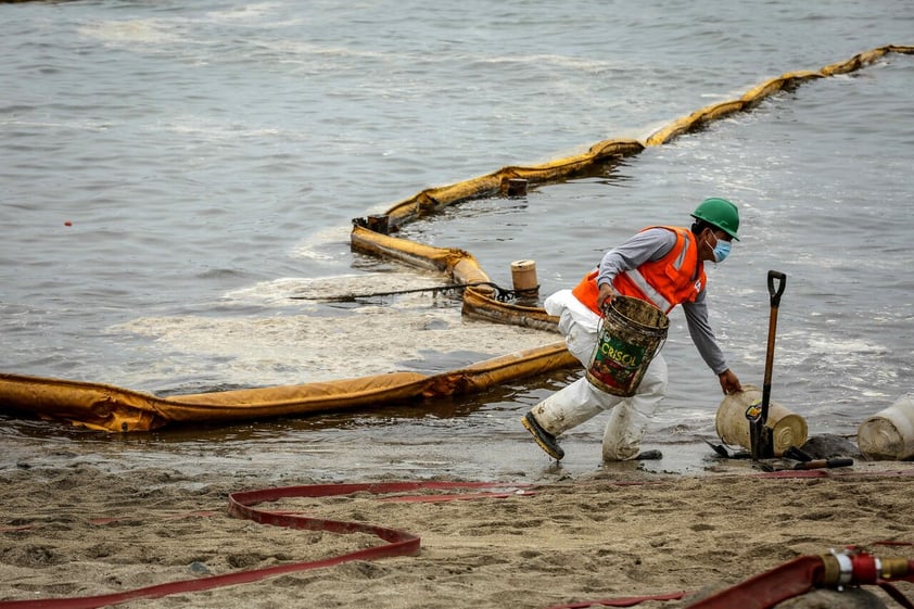 Perú incrementa cantidad de barriles de crudo derramados a 11 mil 900