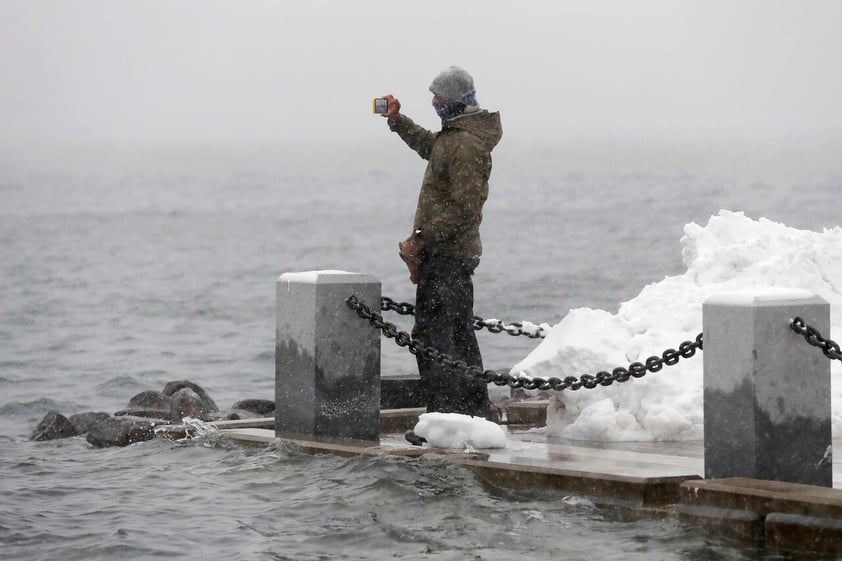 Fuertes nevadas y vientos amenazan la costa este de EUA