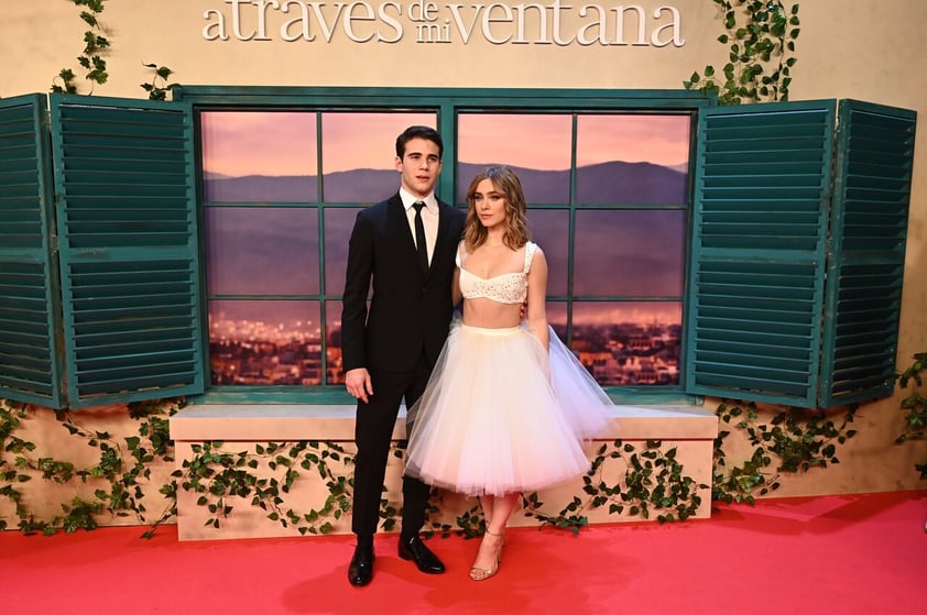 MADRID, 02/02/2022.- Los actores Julio Peña y Clara Galle a su llegada al estreno de la película 'A través de mi ventana' que se celebra hoy miércoles en los cines Callao de Madrid. EFE / Fernando Villar.