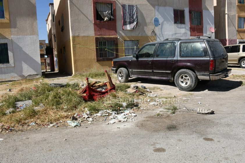 Suciedad sigue en los Condominios Manhattan de Torreón