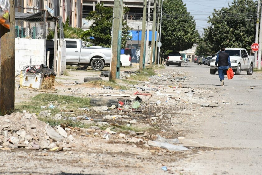 Suciedad sigue en los Condominios Manhattan de Torreón