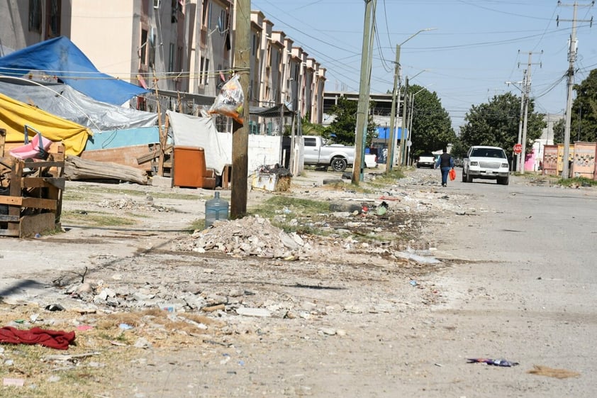 Suciedad sigue en los Condominios Manhattan de Torreón