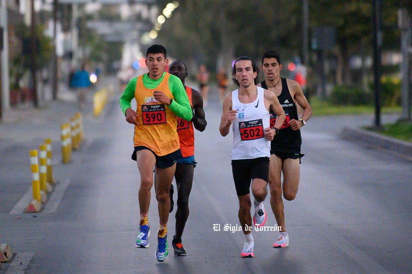 Javier Moreno (I), campeón 21k