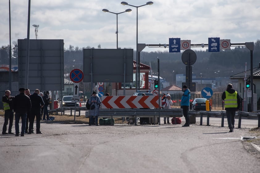 Evacuaciones y protestas: el rostro humano de la guerra entre Rusia y Ucrania