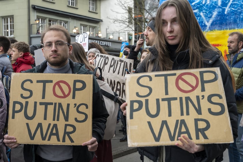 Evacuaciones y protestas: el rostro humano de la guerra entre Rusia y Ucrania