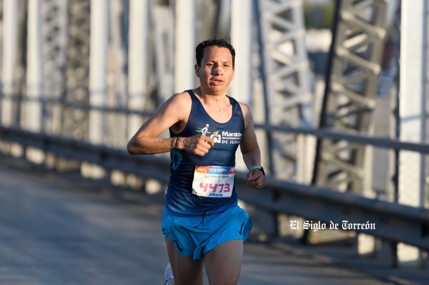 Fotografías del Maratón Lala edición 2022 en el puente plateado que une los estados de Coahuila y Durango