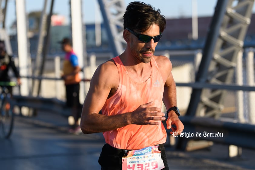 Fotografías del Maratón Lala edición 2022 en el puente plateado que une los estados de Coahuila y Durango