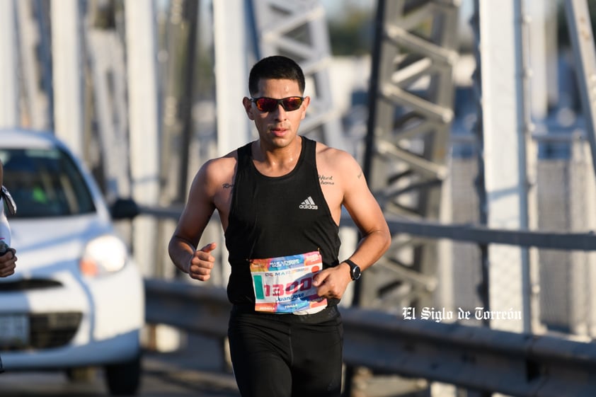 Fotografías del Maratón Lala edición 2022 en el puente plateado que une los estados de Coahuila y Durango