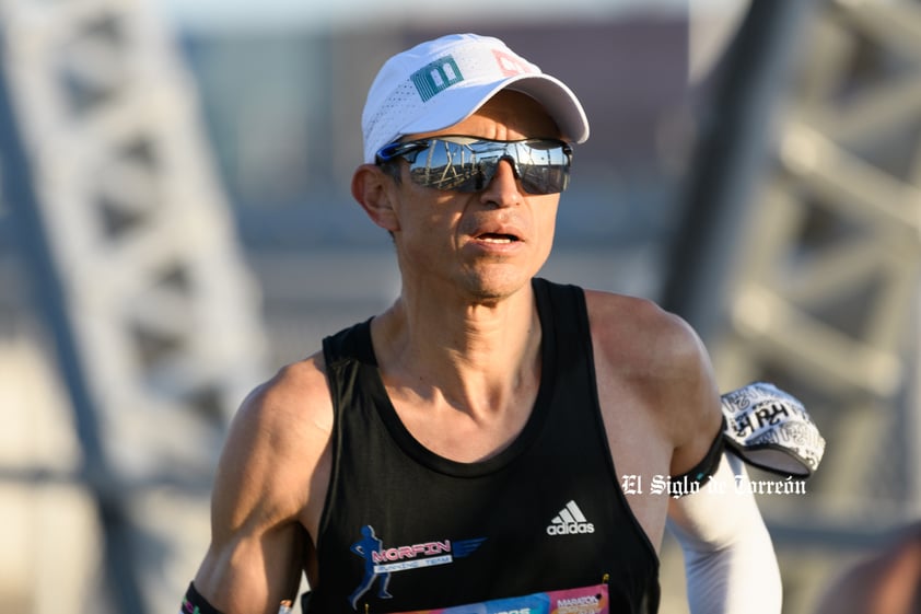 Fotografías del Maratón Lala edición 2022 en el puente plateado que une los estados de Coahuila y Durango