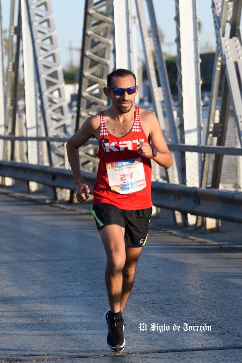 Fotografías del Maratón Lala edición 2022 en el puente plateado que une los estados de Coahuila y Durango