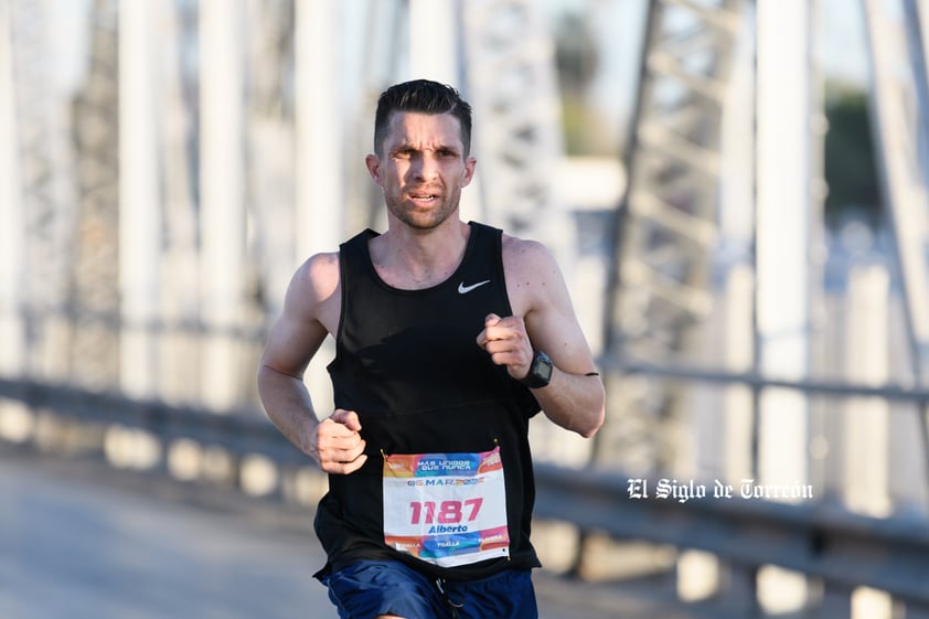 Fotografías del Maratón Lala edición 2022 en el puente plateado que une los estados de Coahuila y Durango