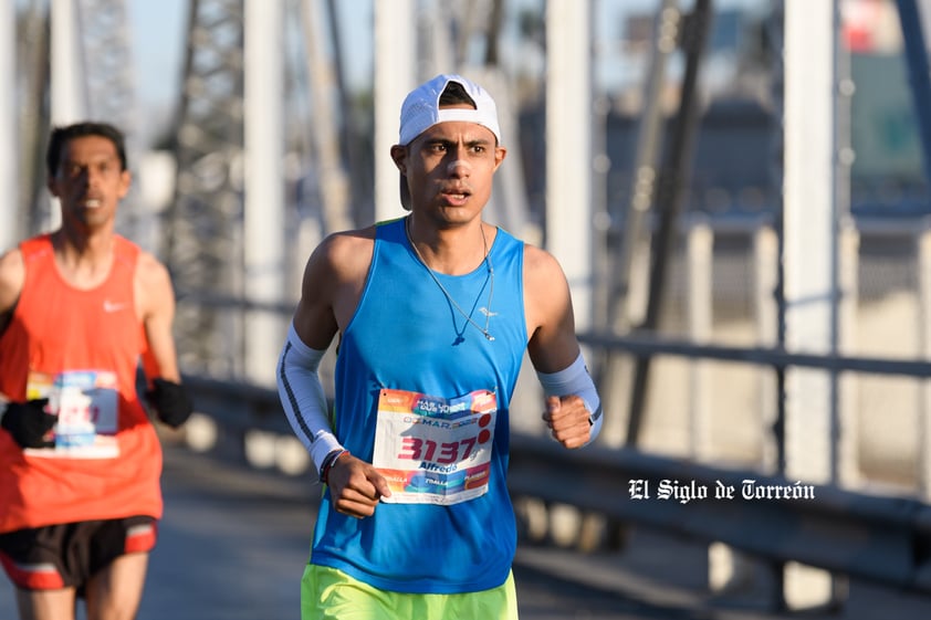 Fotografías del Maratón Lala edición 2022 en el puente plateado que une los estados de Coahuila y Durango