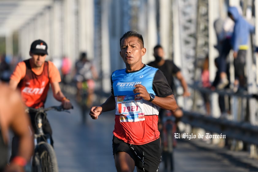 Fotografías del Maratón Lala edición 2022 en el puente plateado que une los estados de Coahuila y Durango