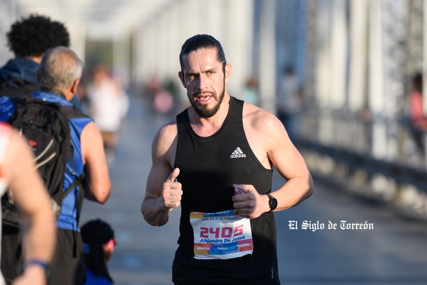 Fotografías del Maratón Lala edición 2022 en el puente plateado que une los estados de Coahuila y Durango