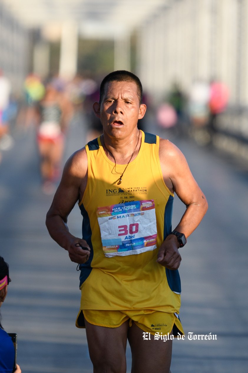 Fotografías del Maratón Lala edición 2022 en el puente plateado que une los estados de Coahuila y Durango