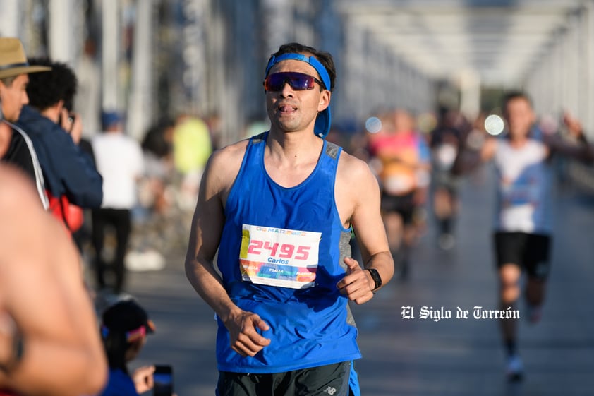 Fotografías del Maratón Lala edición 2022 en el puente plateado que une los estados de Coahuila y Durango