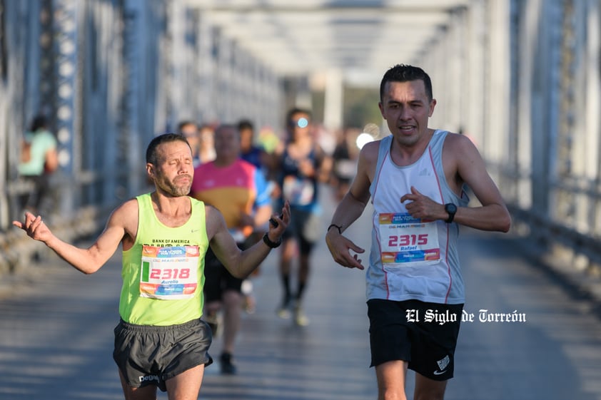 Fotografías del Maratón Lala edición 2022 en el puente plateado que une los estados de Coahuila y Durango