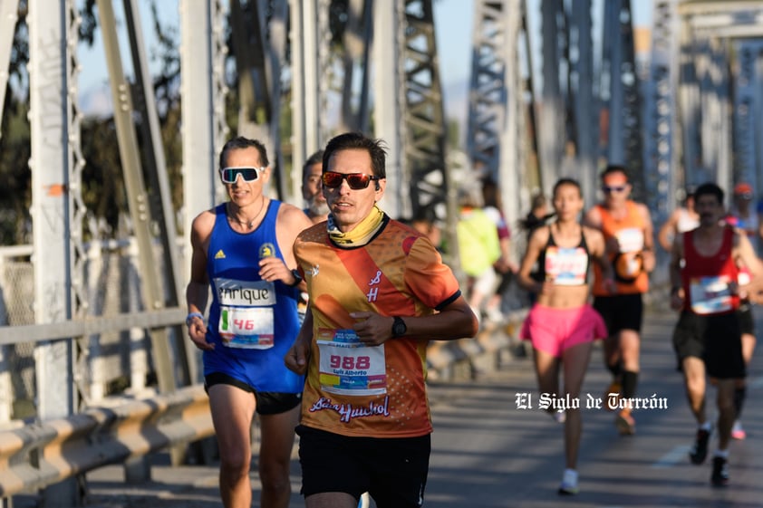 Fotografías del Maratón Lala edición 2022 en el puente plateado que une los estados de Coahuila y Durango