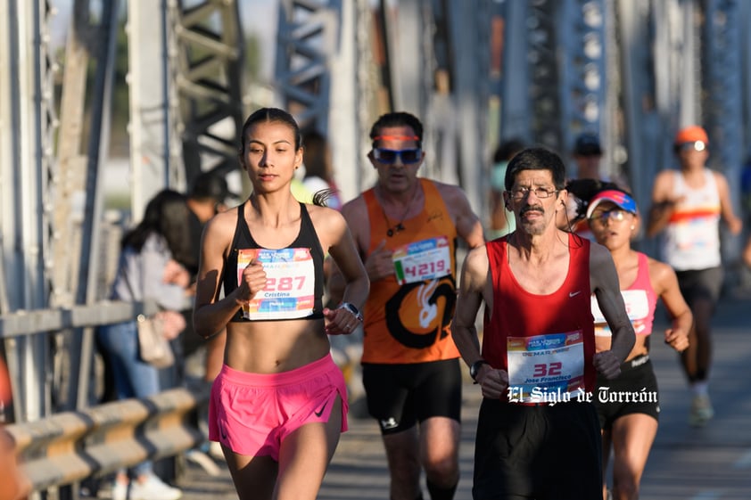 Fotografías del Maratón Lala edición 2022 en el puente plateado que une los estados de Coahuila y Durango