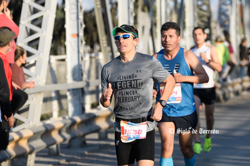 Fotografías del Maratón Lala edición 2022 en el puente plateado que une los estados de Coahuila y Durango