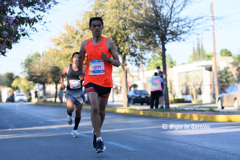 Fotografías del Maratón Lala edición 2022 en el medio maratón, km 21