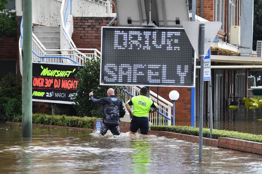 Sydney (Australia), 08/03/2022.- Flooded Argyle Street at the Camden Bowling Club in Camden, South Western Sydney, New South Wales, Australia, 08 March 2022. People in south and southwestern Sydney suburbs have been told to evacuate as quickly as possible amid warnings rain could lead to more flooding and landslide. (Inundaciones) EFE/EPA/DEAN LEWINS AUSTRALIA AND NEW ZEALAND OUT