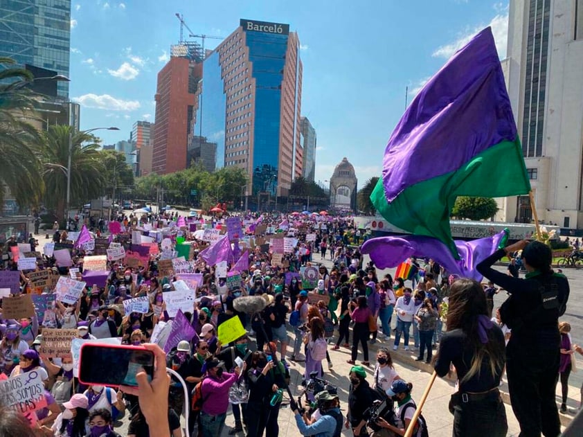 EUM20220307NAC19.JPG 
CIUDAD DE MÉXICO, International Women's Day/Día Internacional de la Mujer-Protesta.- Aspectos de la marcha que tuvo lugar sobre hacia el Zócalo, con motivo del Día Internacional de la Mujer este 8 de marzo de 2022. Foto: Agencia EL UNIVERSAL/Valente Rosas/AFBV