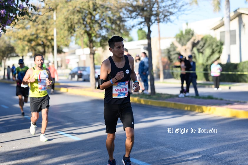 Fotografías del Maratón Lala edición 2022 en el medio maratón, km 21