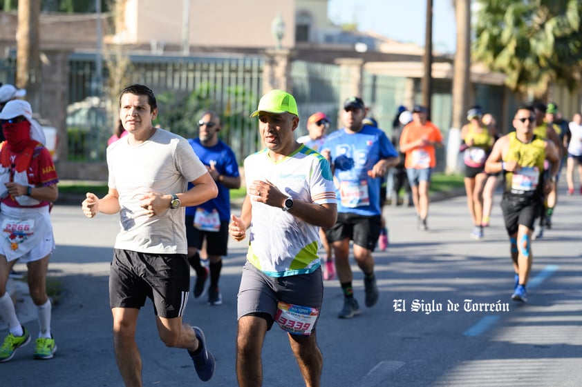 Fotografías del Maratón Lala edición 2022 en el medio maratón, km 21