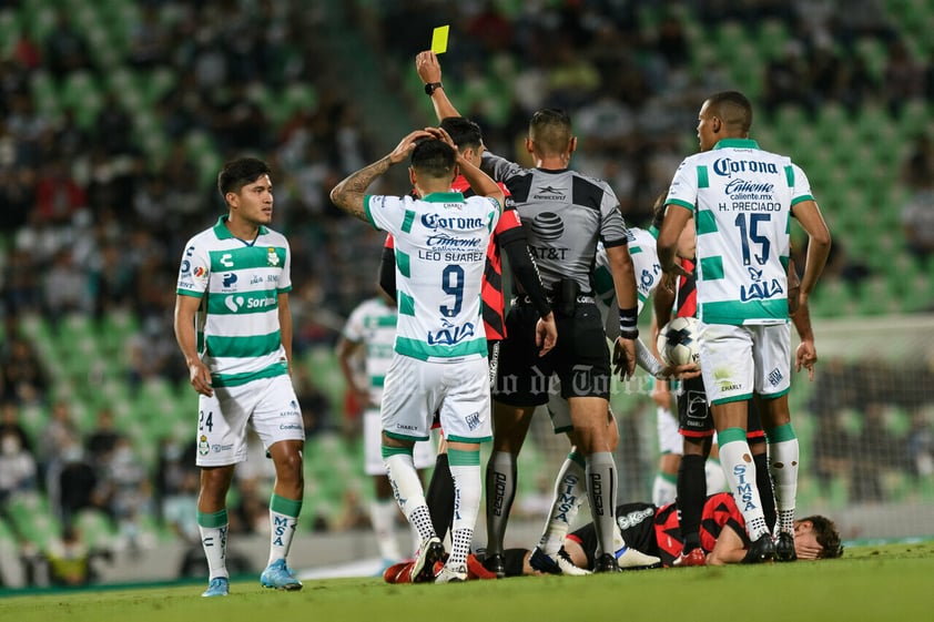 Santos Laguna golea a Xolos y se mete a zona de repesca