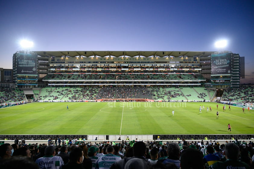 Santos Laguna golea a Xolos y se mete a zona de repesca