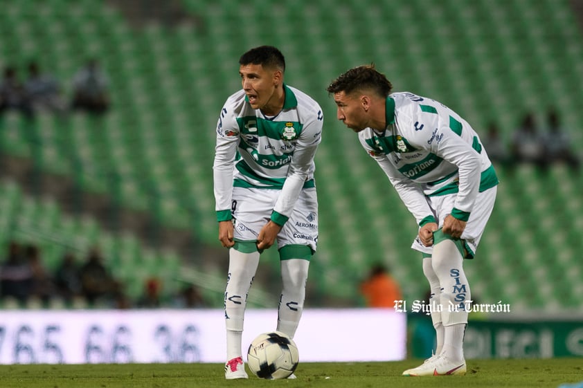 Santos Laguna golea a Xolos y se mete a zona de repesca