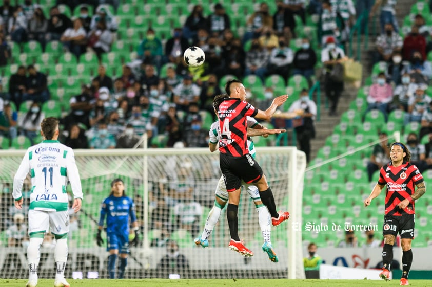 Lisandro Lopez #4, Defensa, Tijuana