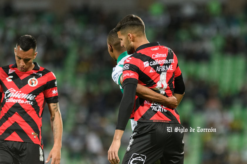 Lisandro Lopez #4, Defensa, Tijuana