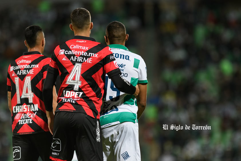 Lisandro Lopez #4, Defensa, Tijuana