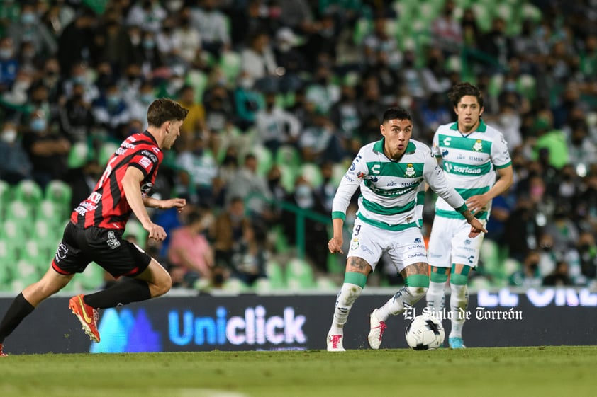 Santos Laguna golea a Xolos y se mete a zona de repesca