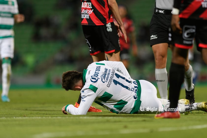 Santos Laguna golea a Xolos y se mete a zona de repesca