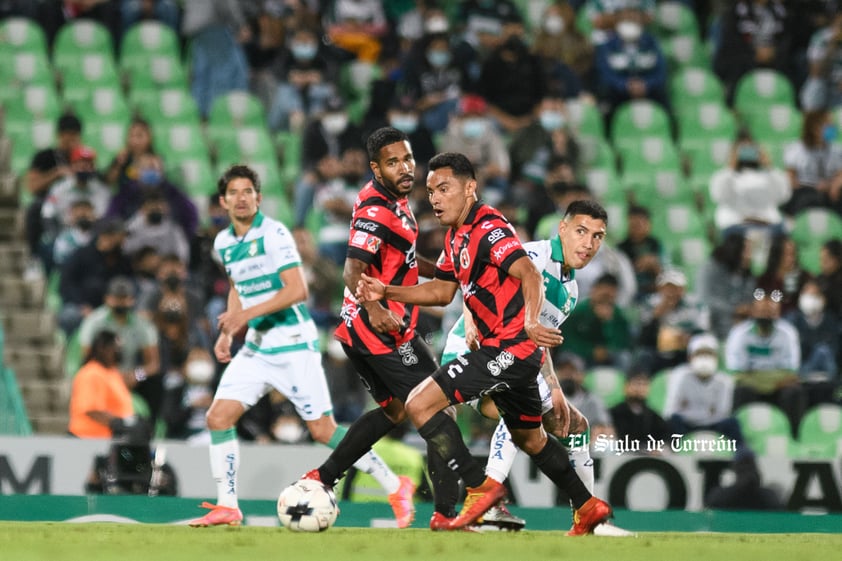 José Vázquez #35, Medio, Tijuana