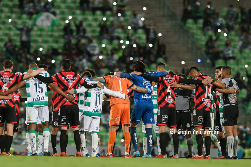 Santos Laguna golea a Xolos y se mete a zona de repesca