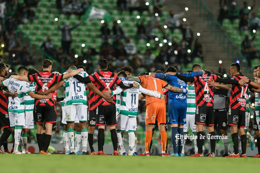 Santos Laguna golea a Xolos y se mete a zona de repesca