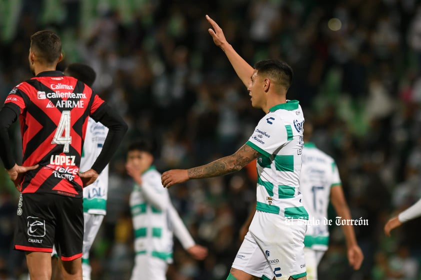 Leonardo Suárez #9, Medio, Santos