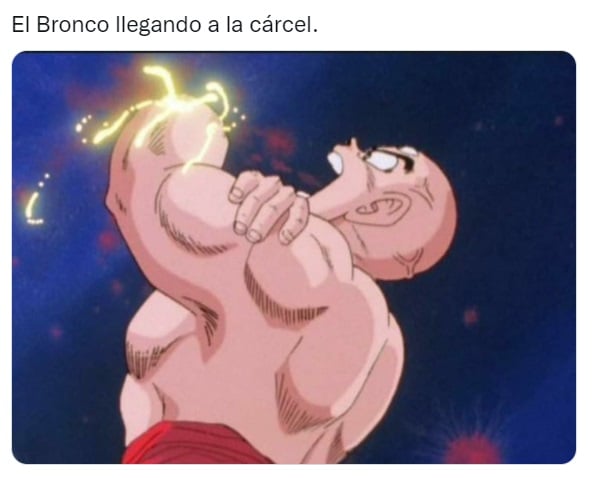 Usuarios no perdonan al Bronco con memes tras su detención