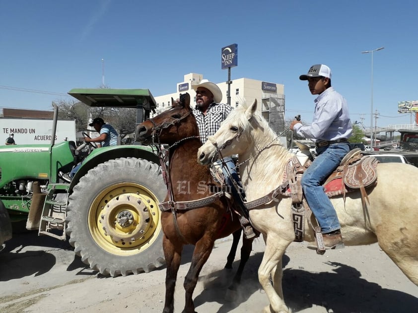 En protesta pedían diálogo con el alcalde de Torreón... Los detienen