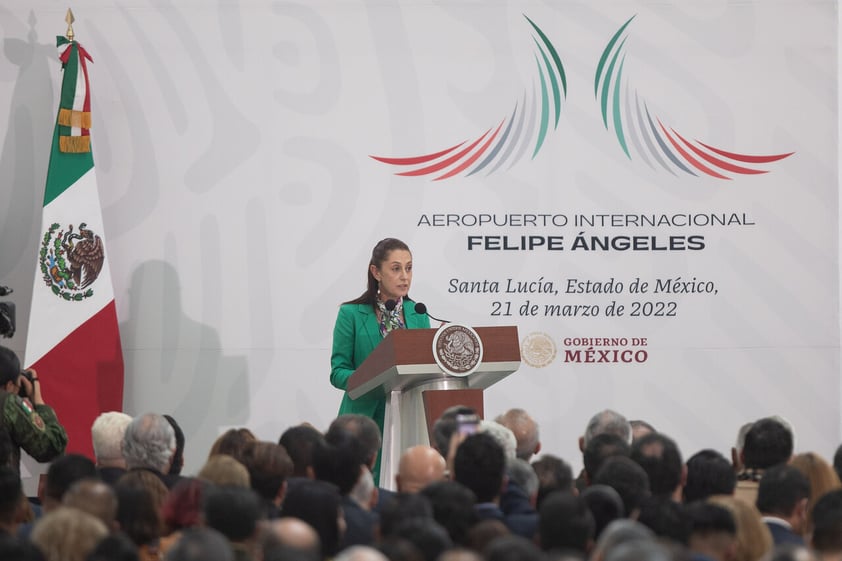 MEX8724. ZUMPANGO (MÉXICO), 21/03/2022.- La jefa de gobierno de la capital mexicana, Cluadia Sheinbaum, durante su participación en la ceremonia de inauguración del Aeropuerto Internacional Felipe Ángeles, hoy en el municipio de Zumpango, en el Estado de México (México). El presidente de México, Andrés Manuel López Obrador, se mostró este lunes triunfante y calificó como 'misión cumplida' la inauguración del nuevo Aeropuerto Internacional Felipe Ángeles (AIFA), uno de sus tres grandes proyectos emblemáticos. EFE/Isaac Esquivel