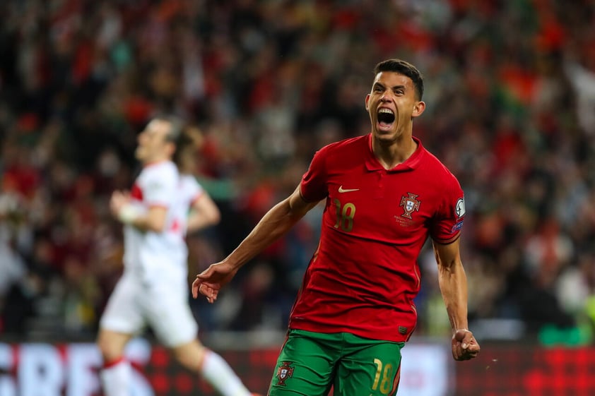 Porto (Portugal), 24/03/2022.- Portugal's Matheus Nunes celebrates after scoring a goal during the FIFA World Cup Qatar 2022 play-off qualifying soccer match between Portugal and Turkey held on Dragao stadium in Porto, Portugal, 24 March 2022. (Mundial de Fútbol, Turquía, Catar) EFE/EPA/JOSE COELHO