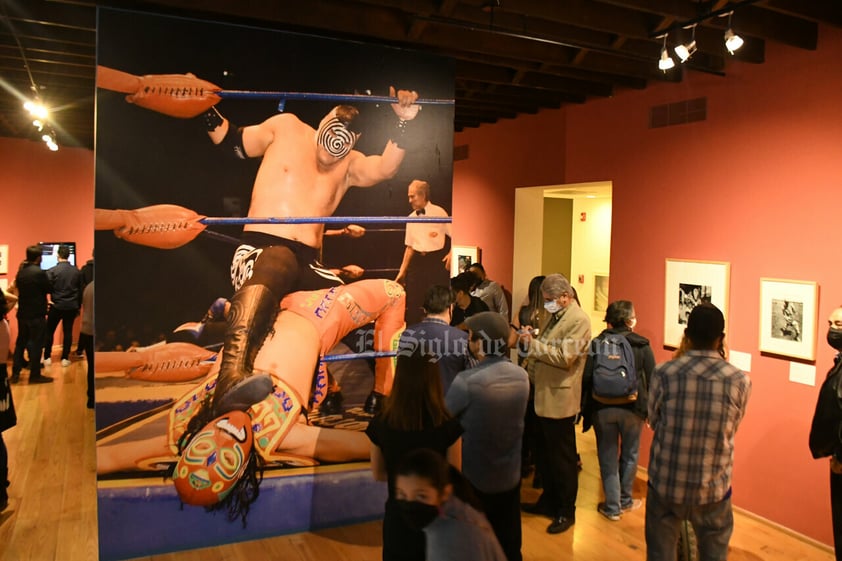 Imágenes plasman la lucha libre mexicana en Museo Arocena