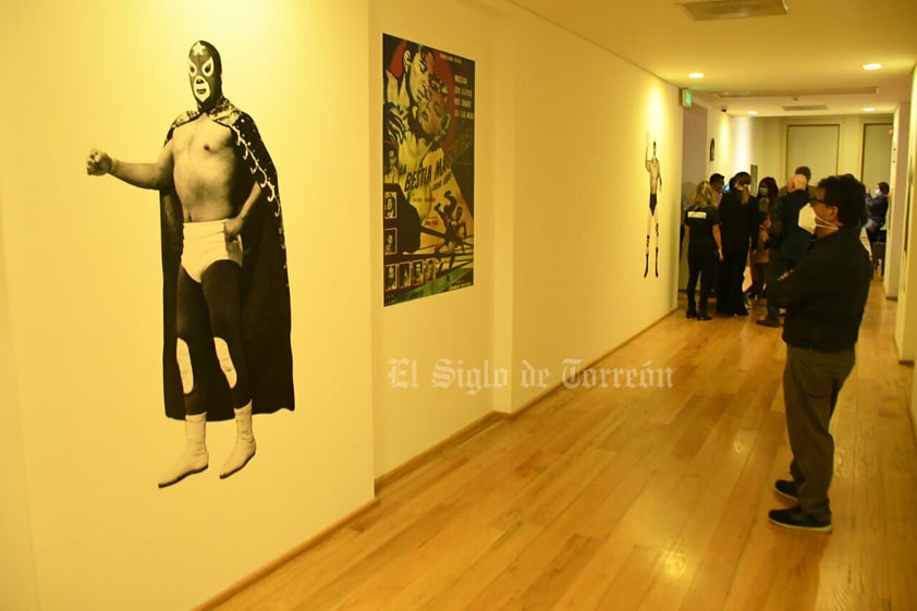 Imágenes plasman la lucha libre mexicana en Museo Arocena